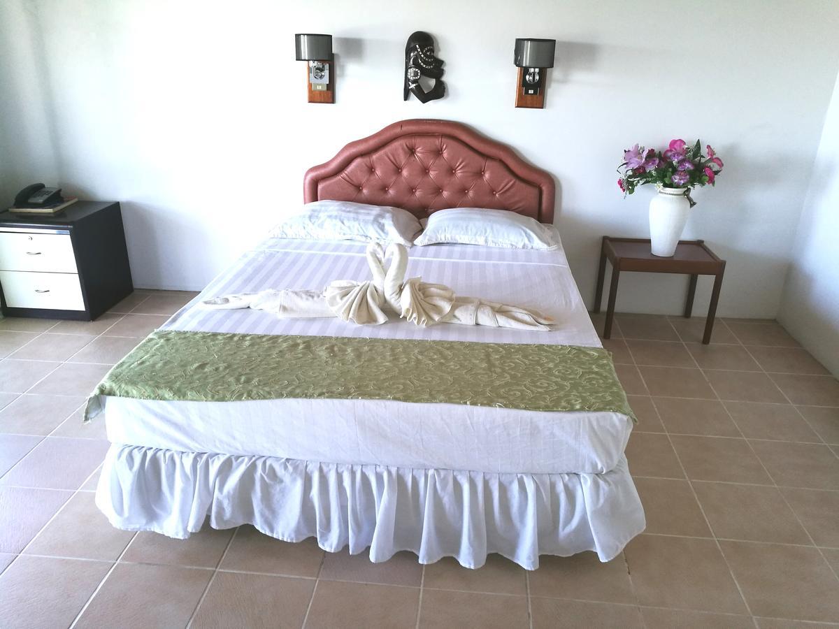 Honiara Hotel Экстерьер фото