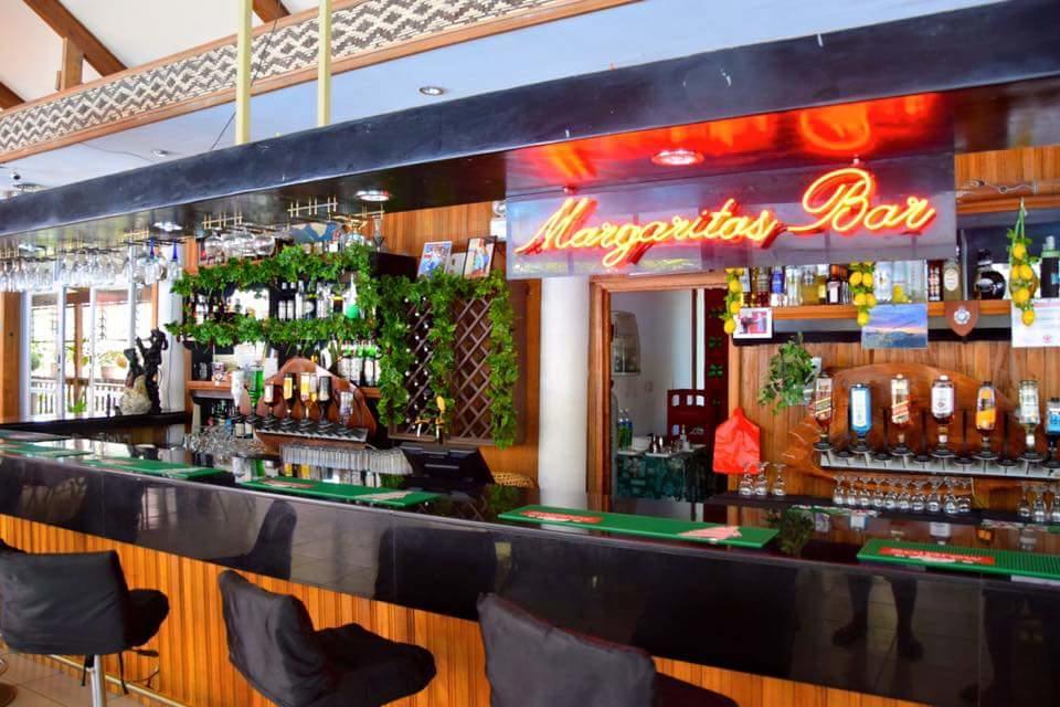 Honiara Hotel Экстерьер фото