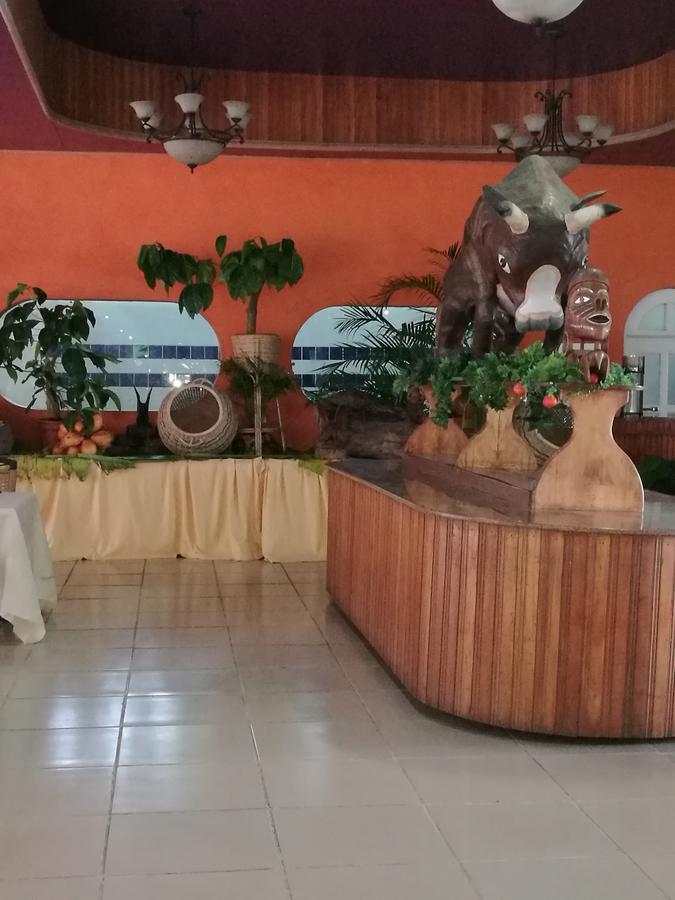 Honiara Hotel Экстерьер фото