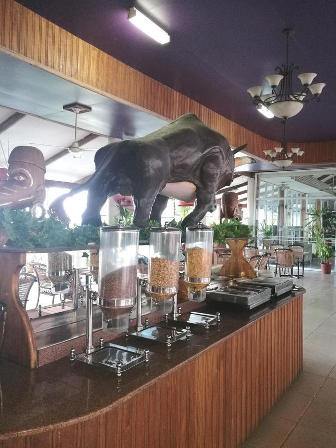 Honiara Hotel Экстерьер фото