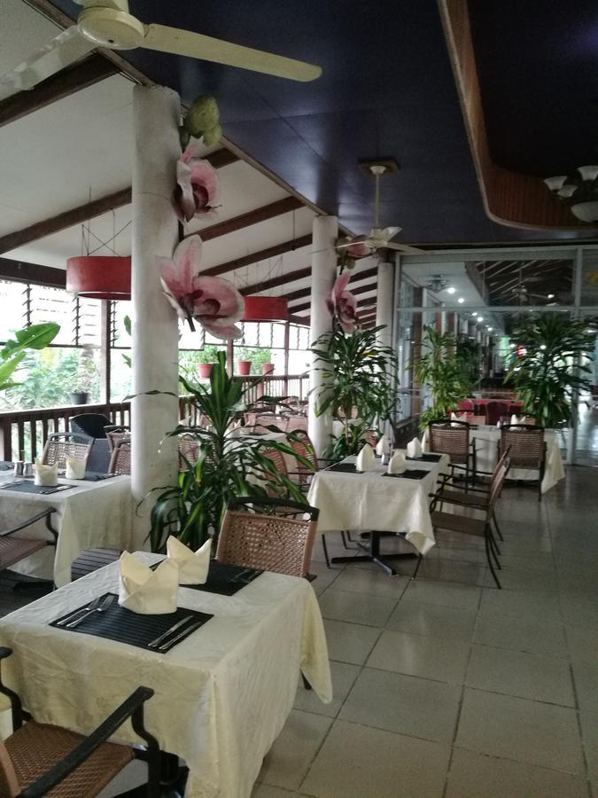 Honiara Hotel Экстерьер фото